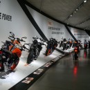 k-KTM%20Motohall%2030 05%20%288%29